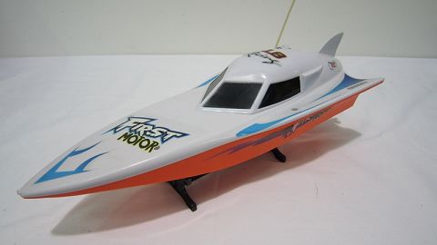 Remote control boat