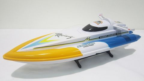 Remote control boat