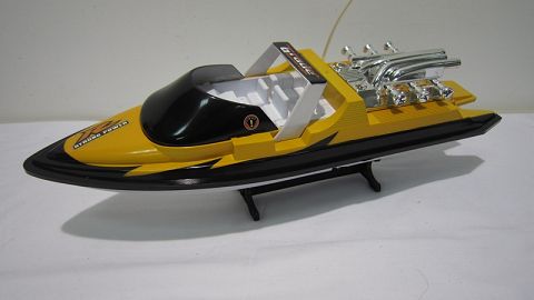 Remote control boat