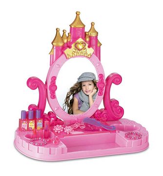 Castle dresser