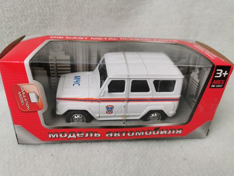 1:43, 1 window display box Russian jeep resilience alloy car (white with badge)
