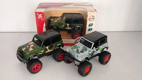 1:32 wrairer (with bucket) alloy power return large wheeled military vehicle,2 doors, light with sound and light (1 style,2 colors mixed with 6 pieces in one display box)