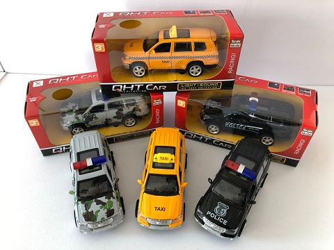 1:32 Toyota domineering alloy recovery police car + taxi car, 4 open the door, the front light with sound and light (window box, one color mixed)