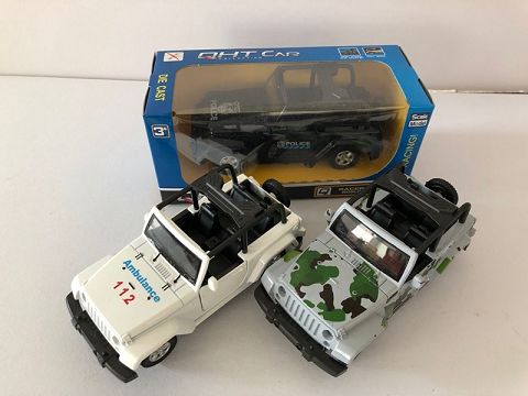 1:32 the herdsman opens the alloy recovery police car,2 doors open, (window box,1 style,1 color mixed)