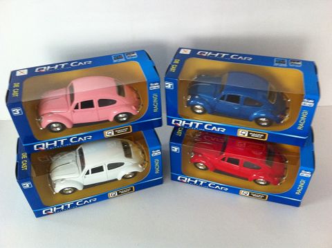 1:32 alloy resilience old car three doors (a four-color mixed package with window box)