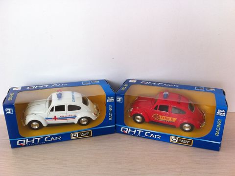 1:32 alloy resilience old car fire truck three doors (window box one two-color mixed)