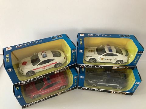 1:32 Volkswagen sangkuo, Honda, bentley, nissan alloy recoil Russian car, ambulance, door open (window box, four two-color mixed)