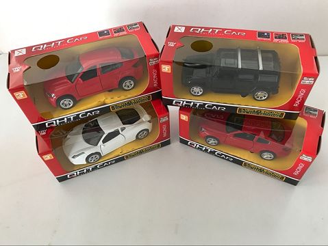 1:32宝马X6，M5，法拉利，悍马，合金回力跑车,2开门，前内灯带声光（开窗盒,四款各一色混装）