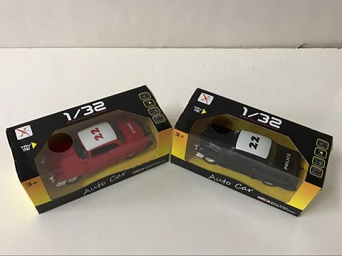 1:32合金回力老爷车警车,2开门，前内灯带声光（开窗盒,1款2色混装）