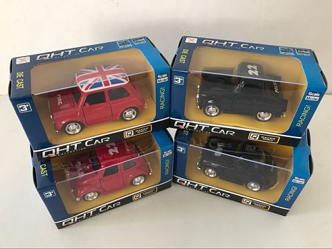 1:32 alloy recovery Q plate police car, open the door (window box, four 2-color mixed)