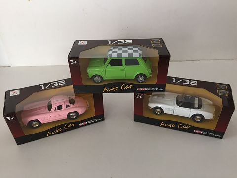 1:32 old cars Mercedes Benz, BMW, bean mini alloy car back to open the door (window box, 3 models and 3 colors mixed)