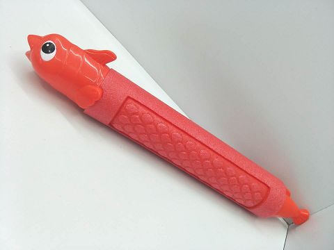 Injection molded clownfish pearl cotton water cannon