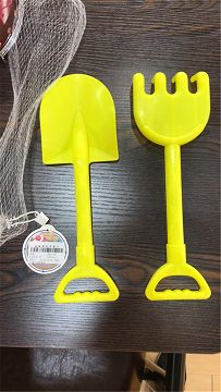 Beach tools in two packs