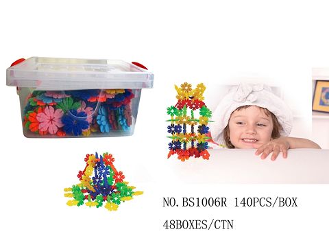 140PCS of 4.4cm snowflakes
